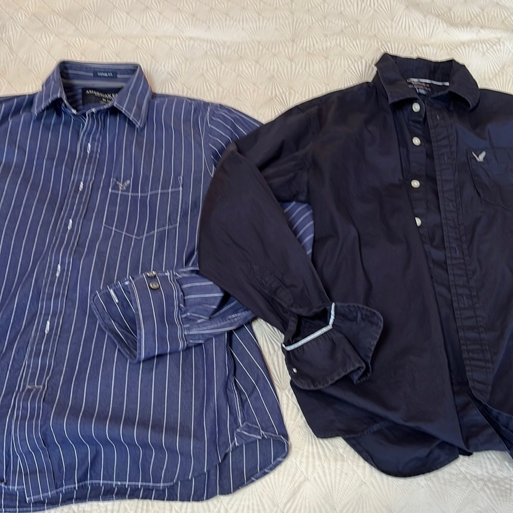 American Eagle buttoned down shirt size Medium with white stripes